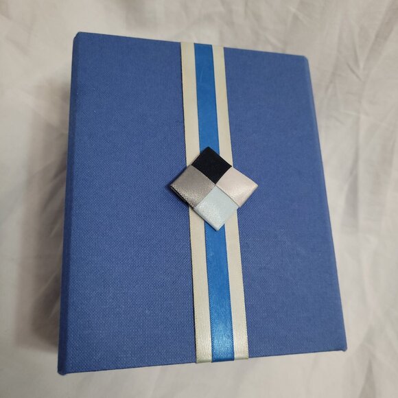 UN Peacekeeping Seoul Korea Magnetic Box Gift Empty Decorative Storage 6.5 x 5 - Picture 6 of 12